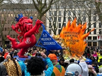 Karnevalswagen thematisiert Kirchentagsfinanzierung Karnevalswagen thematisiert Kirchentagsfinanzierung