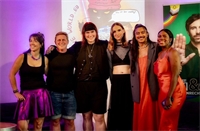 Vorpremiere in Hamburg: Das Fuck Off Kätzchen Vorpremiere in Hamburg: Das Fuck Off Kätzchen